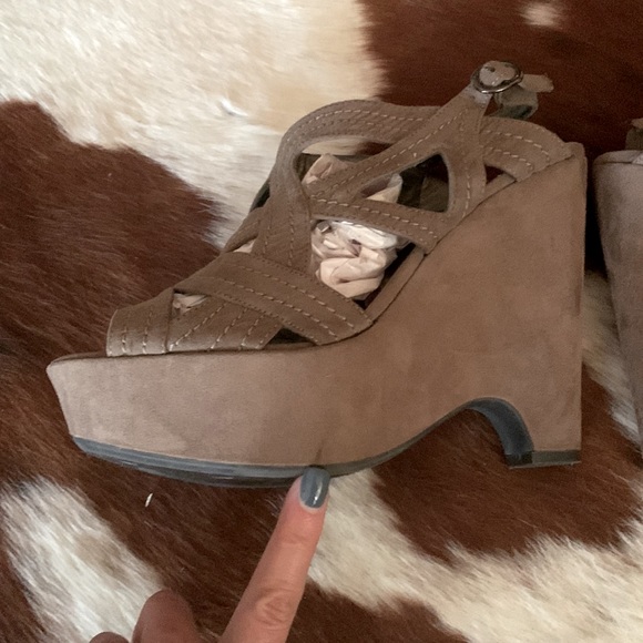 Sexy- Strappy- Platform Sandals - Picture 6 of 8